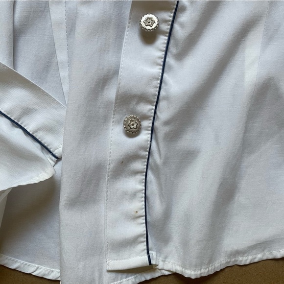 Vintage Embroidered Button Down​ - Picture 9 of 11